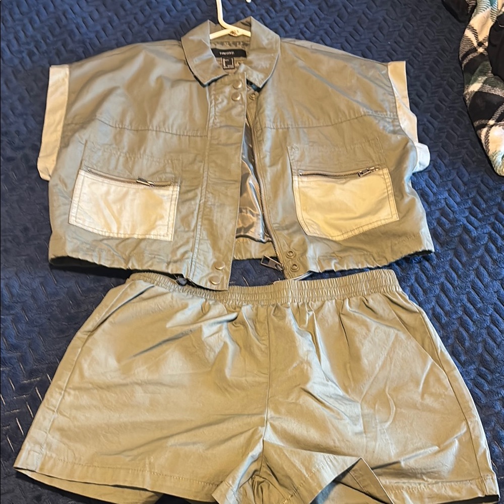 Ashley Stewart Green Cargo Shorts Relaxed Fit